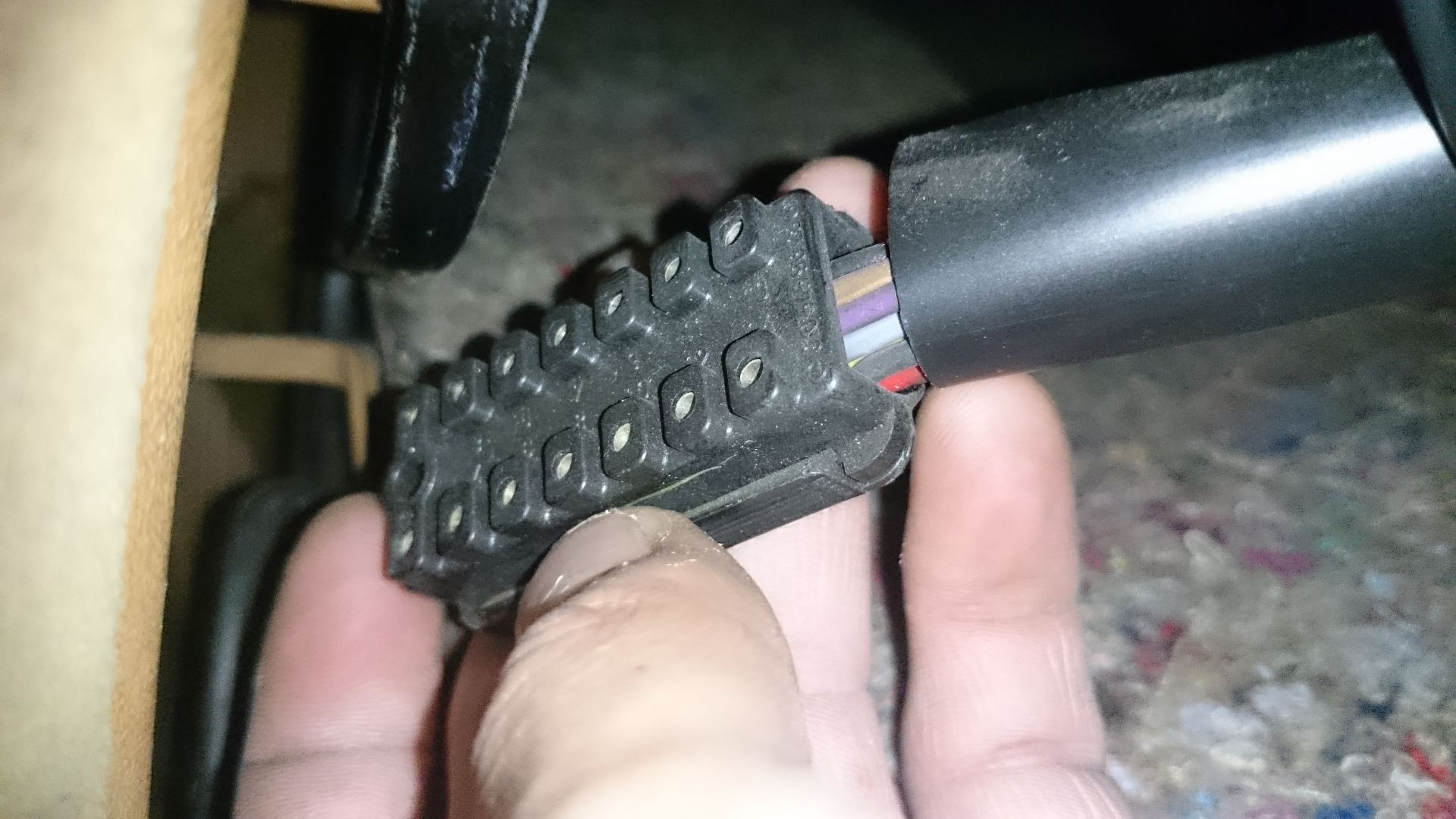 Underdash plug keeps blowing fuses MercedesBenz Forum